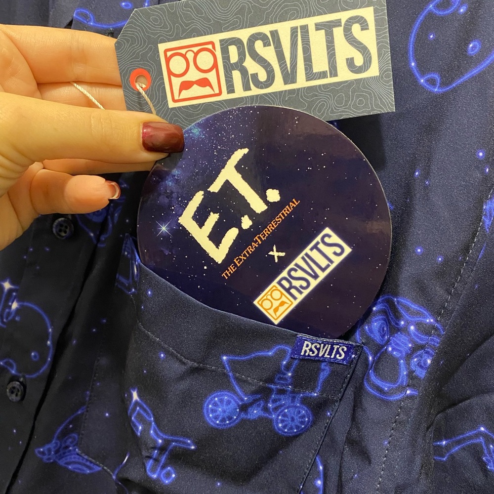 Short sleeve, button down, size Medium.  E.T. Version of RSVLTS.